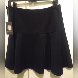 Vince Camuto black pleated miniskirt sz 6 NWT!